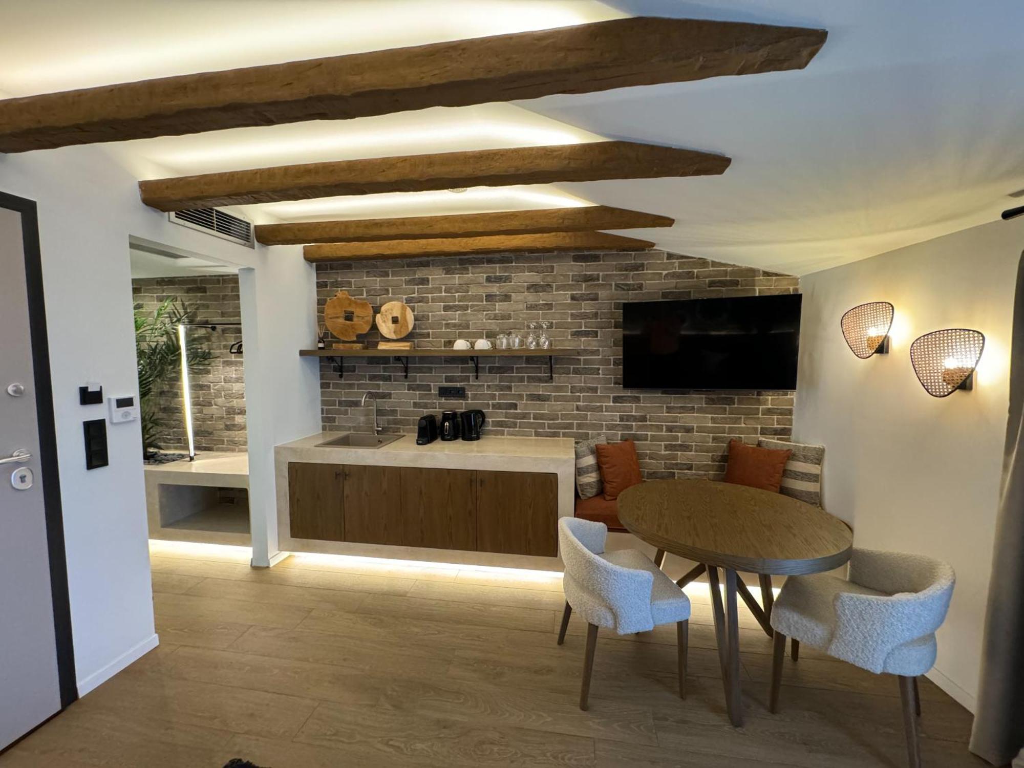 Urban Gem In The Heart Of Naoussa A Stylish Escape Apartment Naousa  Exterior photo